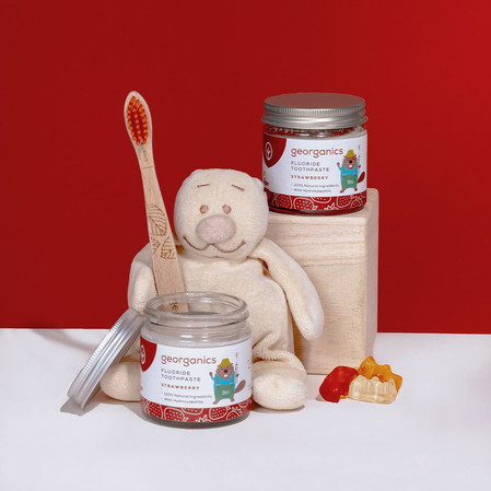 Georganics, Naturalna pasta do zębów w słoiku, dla dzieci, z fluorem, do codziennej pielęgnacji, smak truskawkowy, 3+, 60 ml