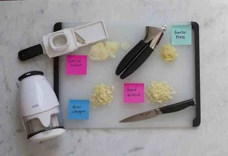 OXO-Praska do czosnku, czarna, Good Grips