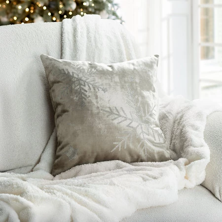 Świąteczna poszewka dekoracyjna z błyszczącym wzorem i ozdobną lamówką, rozm.: 45 x 45 cm, kolor srebrny