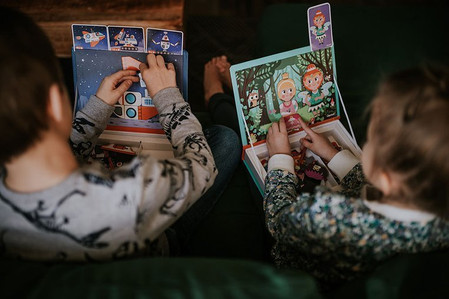 Janod Magnetyczna układanka Kosmos Magnetibook
