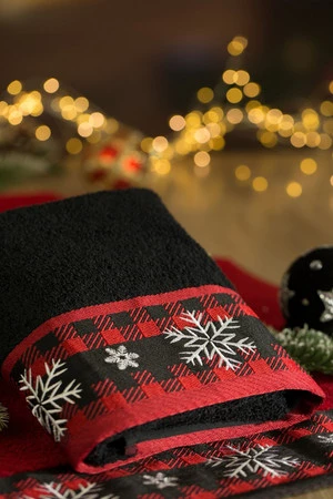 Ręcznik świąteczny z żakardową bordiurą zdobioną haftem szerokość: 70 cm, długość: 140 cm, kolor: czarny