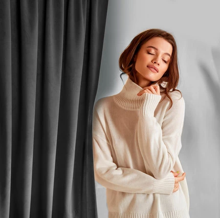 ZASŁONA GOTOWA D91 ROSA NA TAŚMIE 135 X 300 CM CZARNY