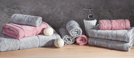 Ręcznik Mari (07), 70 x 140 cm, Różowy