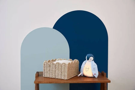 Kaloo Lampka nocna przytulanka Pingwinek Complices