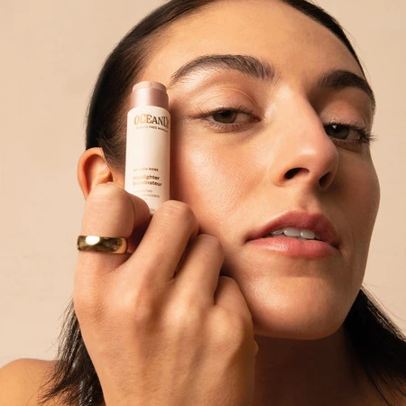 Attitude Oceanly, Rozświetlacz w sztyfcie, Golden Rose, 8,5 g