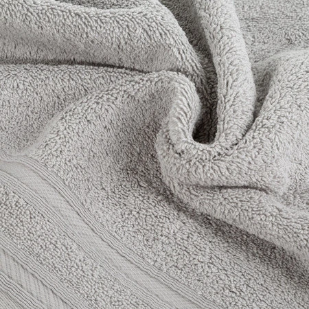 Ręcznik z ozdobną bordiurą w pasy szerokość: 70 cm, długość: 140 cm, kolor: kremowy