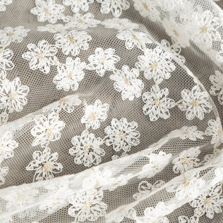 FIRANA GOTOWA DAISY NA TAŚMIE 130 X 270 CM BIAŁY