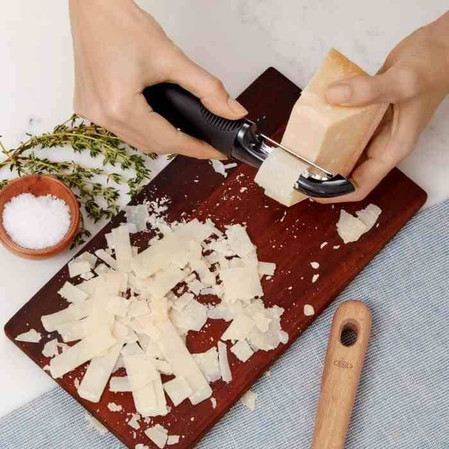 OXO-Obieraczka prosta obustronna czarna Good Grips