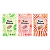 Zestaw smaków: 1x True Dates Sour Apple daktyle o smaku kwaśnego jabłka 100g, 1x True Dates Sweet Peach daktyle o smaku słodkiej brzoskwini 100g i 1x True Dates Caramel Popcorn daktyle o smaku karmelowego popcornu 100g