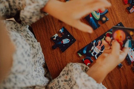 Mudpuppy Puzzle-kartka z życzeniami Kosmos 12 elementów 3+