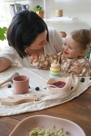 Beaba, Komplet naczyń z silikonu z przyssawką, pink