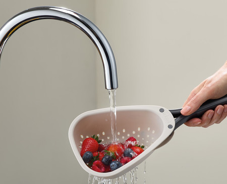Joseph Joseph Durszlak mini ze składanym uchwytem Droplet