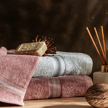 RĘCZNIK TRIS (05) 50 X 90 CM PUDROWY