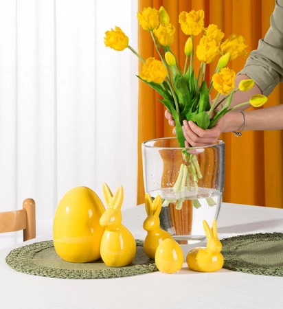 Ozdoba Wielkanocna, Figurka ceramiczna, kolor żółty, rozmiar 12 x 11 x 10 cm