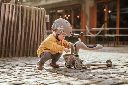 SCOOTANDRIDE Highwaykick 1 Lifestyle 2w1 Jeździk i hulajnoga z zamykanym schowkiem 1-5 lat Brown Lines