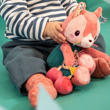 Lilliputiens Przytulanka aktywizująca wielofunkcyjna Kotka Jeanne 9 m+