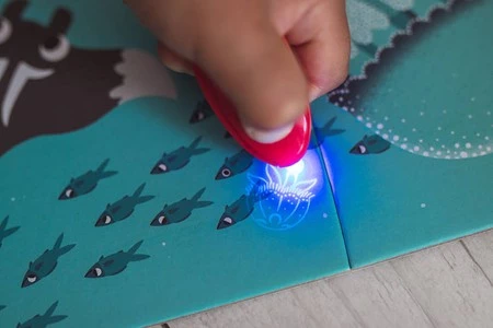 Janod Świecące puzzle z mini-lampką UV Las 24 elementy 3+