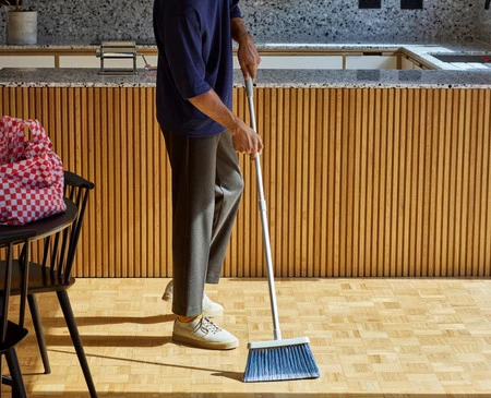 Joseph Joseph Miotła z wieszakiem CleanTech