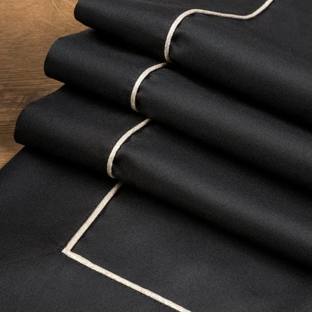 Obrus z srebrną lamówką szerokość: 145 cm, długość: 280 cm, kolor: czarny