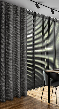 ZASŁONA GOTOWA TIFFANY 135 X 250 CM CZARNY