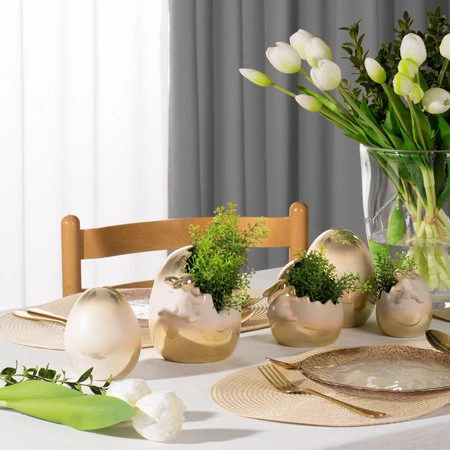 Ozdoba Wielkanocna, Figurka ceramiczna, kolor kremowy, rozmiar 12 x 11 x 9 cm