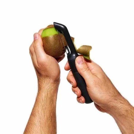 OXO-Obieraczka ząbkowana prosta, czarna, Good Grip