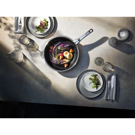WMF-Korpus patelni z powłoką 24cm, Click andServe