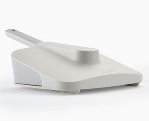 Joseph Joseph Zmiotka z szufelką w uchwycie CleanTech