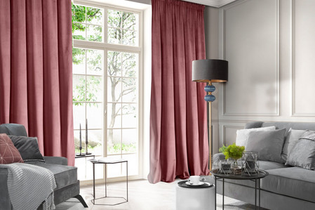 ZASŁONA GOTOWA D91 ROSA NA TAŚMIE 135 X 300 CM CIEMNORÓŻOWY
