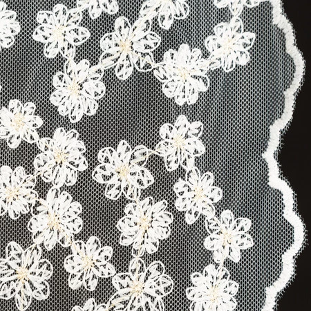 FIRANA GOTOWA DAISY NA TAŚMIE 130 X 270 CM BIAŁY