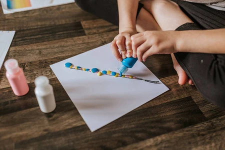 Janod Zestaw kreatywny Malowanie łańcuszkiem Pouring painting Kwiaty I love creativity 8+