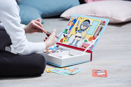 Janod Magnetyczna układanka Kostiumy Chłopiec Magnetibook