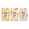 Zestaw smaków: 1x True Dates Creamy Peanut Butter daktyle o smaku kremu orzechowego 100g, 1x True Dates Cookie Dough daktyle o smaku ciasteczkowym 100g i 1x True Dates Sour Cola daktyle o smaku coli 100g