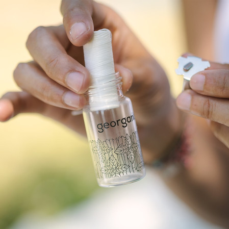 Georganics, Naturalna nić dentystyczna z jedwabiu, do codziennej pielęgnacji, smak mięty pieprzowej, REFILL, 100 m