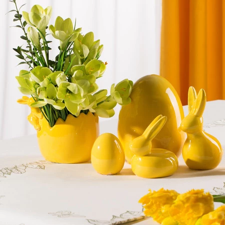 Ozdoba Wielkanocna, Figurka ceramiczna, kolor żółty, rozmiar 15 x 14 x 12 cm