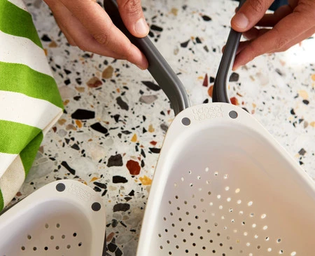 Joseph Joseph Durszlak mini ze składanym uchwytem Droplet