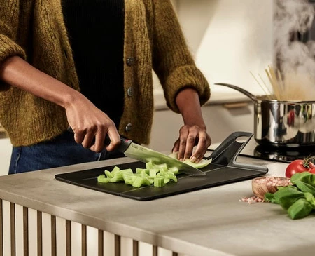 Joseph Joseph Deska Chop2Pot Plus Regular czarna