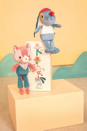 Lilliputiens Przytulanka w ozdobnym pudełku Kotka Jeanne 3 m+