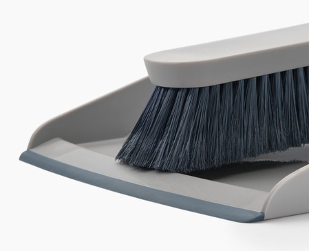 Joseph Joseph Zmiotka z szufelką w uchwycie CleanTech