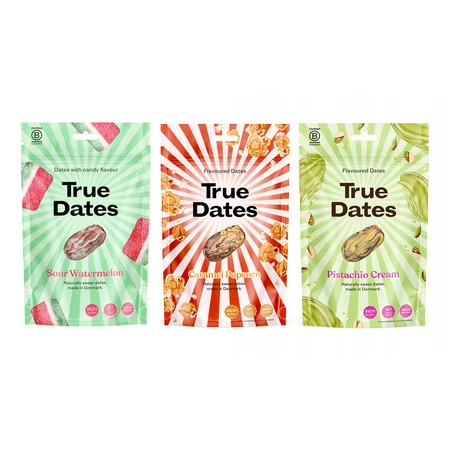 Zestaw mix: 1x True Dates Watermelon daktyle o smaku arbuza 100g, 1x True Dates Caramel Popcorn daktyle o smaku karmelowego popcornu 100g i 1x True Dates Pistachio Cream daktyle o smaku kremu pistacjowego 100g
