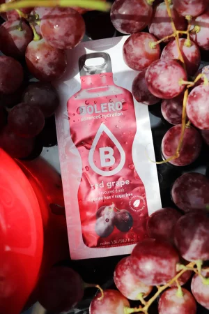 Zestaw Bolero Red Grape (Czerwone Winogrono) 12 szt. x 9 g napój w proszku bez cukru