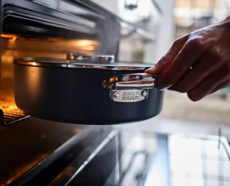 JJ-Garnek niski 28cm ze skł. uchwytami+pokr.Space