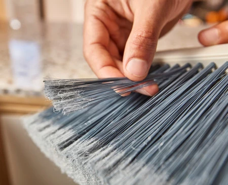 Joseph Joseph Miotła z wieszakiem CleanTech