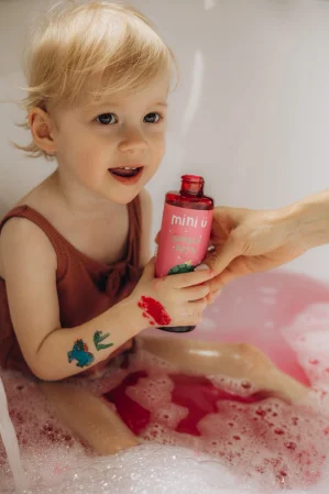 Mini U naturalny bąbelkowy płyn do kąpieli - truskawka dla dzieci 250ml