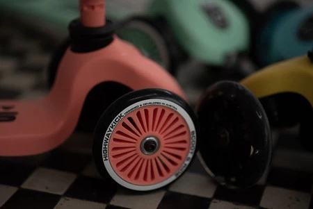 SCOOTANDRIDE Highwaykick 1 2w1 Jeździk i hulajnoga 1-5 lat Peach