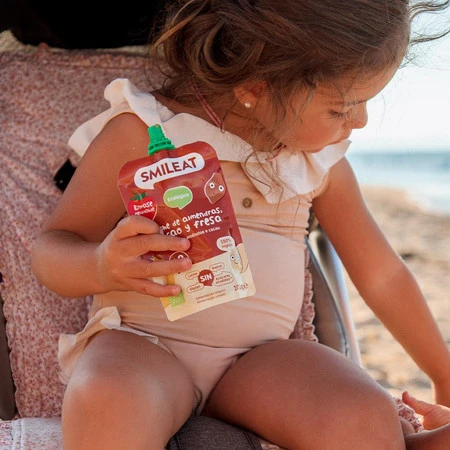 Smileat, BIO Mus z migdałami, kakao i truskawkami 9m+, 100g