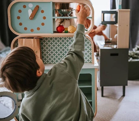 Janod Dwustronna drewniana kuchnia z pralką 2w1, z dźwiękiem, światłem LED i 8 akcesoriami