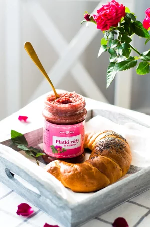 Polska Róża − Płatki róży w cukrze − 320 g