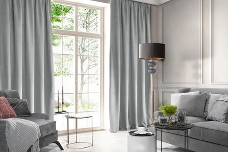 ZASŁONA GOTOWA D91 ROSA NA TAŚMIE 140 X 270 CM SREBRNY