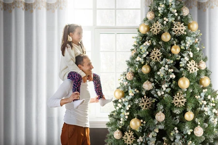 Firana rozm.: 140 x 250 cm, biała ze złotymi gwiazdkami kółka